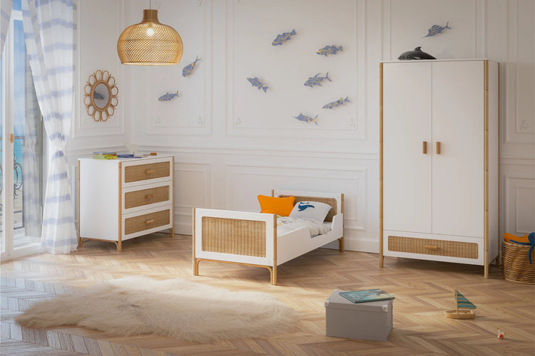 Passage du lit bébé évolutif en bois blanc en lit enfant avec kit évolutif