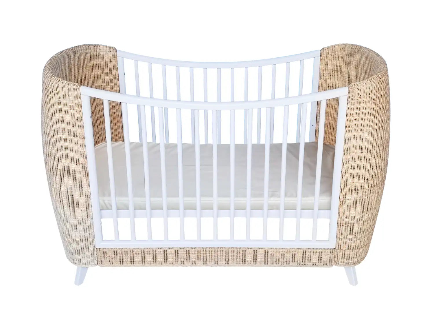 Structure robuste du lit bébé en rotin évolutif 70x140