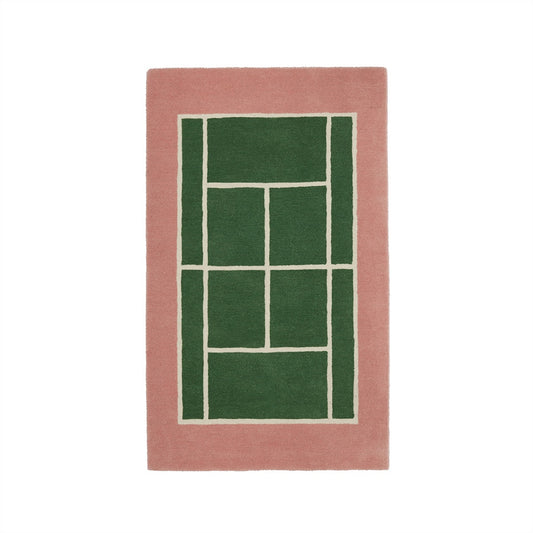 Tapis en forme de terrain de tennis pour chambre enfant, design original en laine et coton.