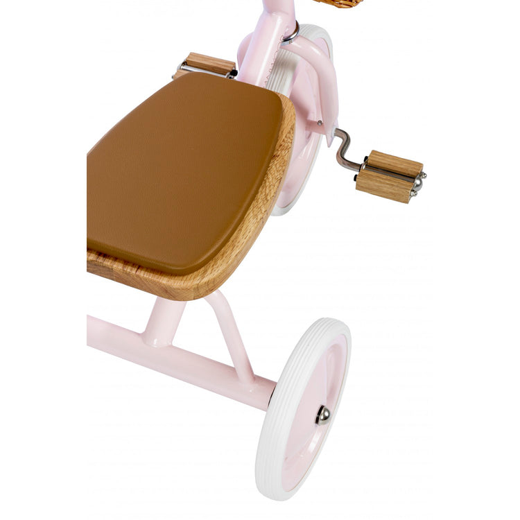 Idée cadeau fille 2 ans. Tricycle rose rétro Banwood. 